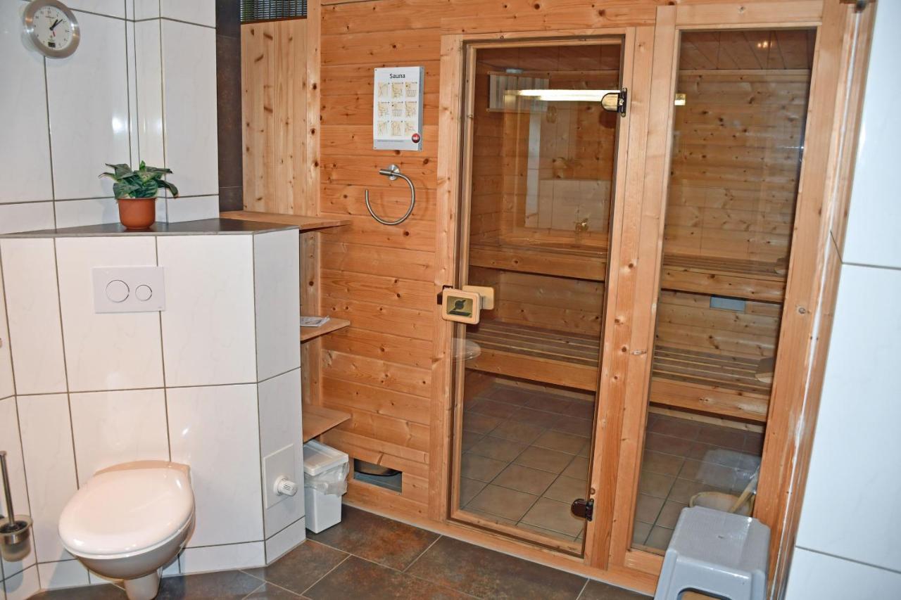 schönes Ferienhaus mit Kamin und Sauna im Ostseebad Sellin Exterior foto