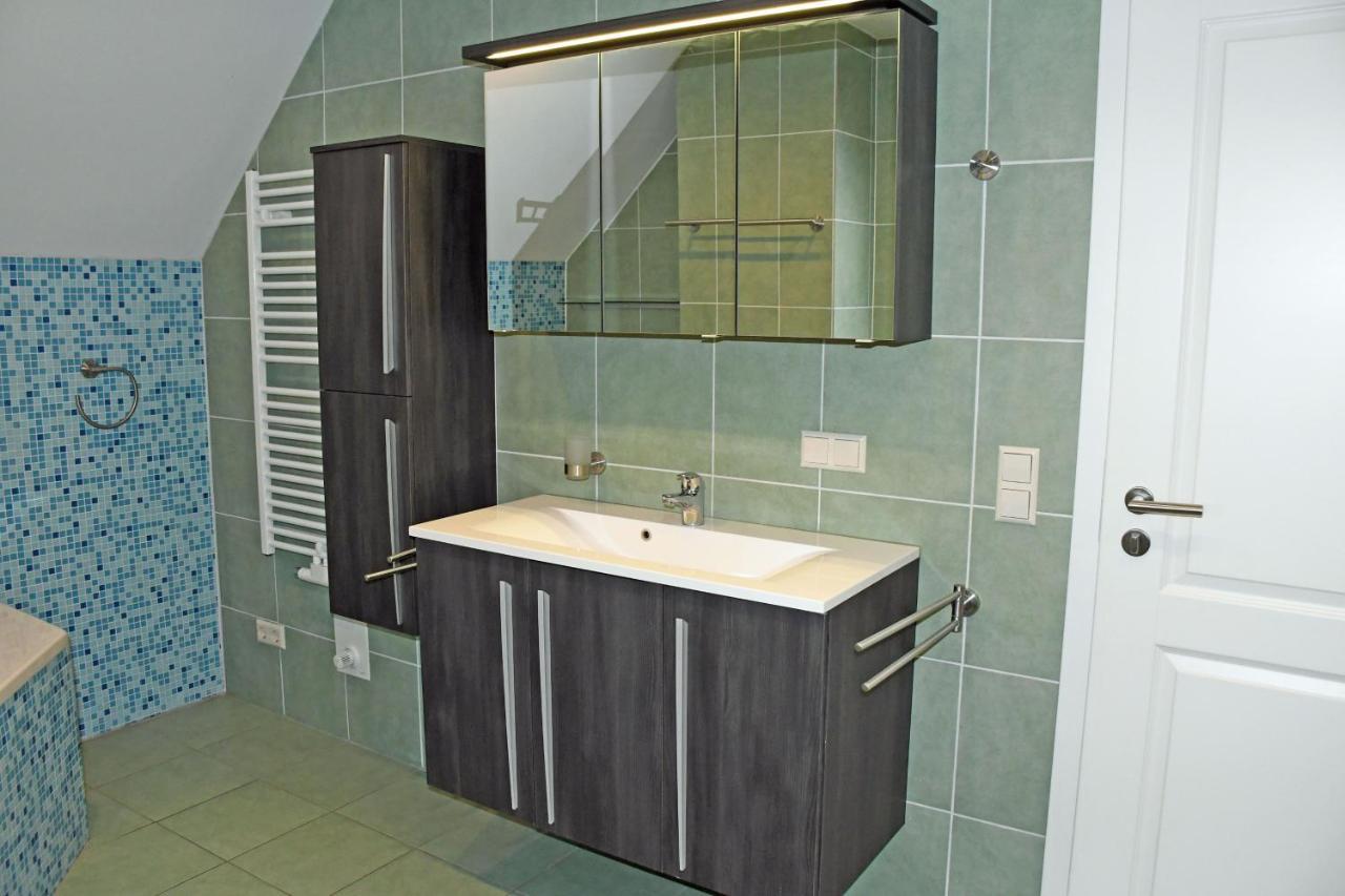 schönes Ferienhaus mit Kamin und Sauna im Ostseebad Sellin Exterior foto