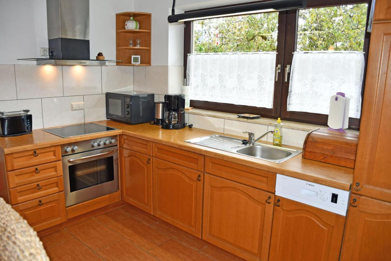 schönes Ferienhaus mit Kamin und Sauna im Ostseebad Sellin Exterior foto
