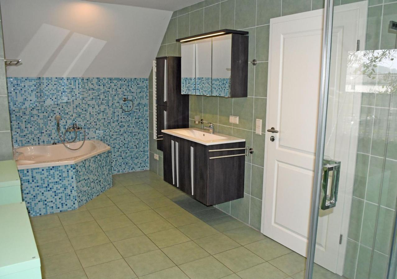 schönes Ferienhaus mit Kamin und Sauna im Ostseebad Sellin Exterior foto